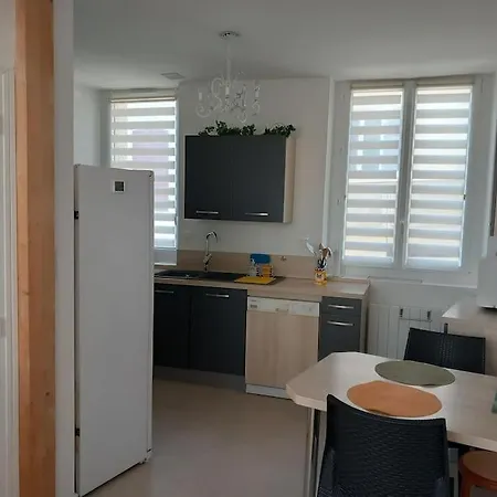 Apartment Centre-ville, 2 Chambres. *